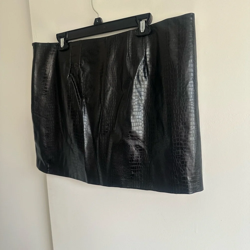 Black Faux Croc Mini Skirt - Structured